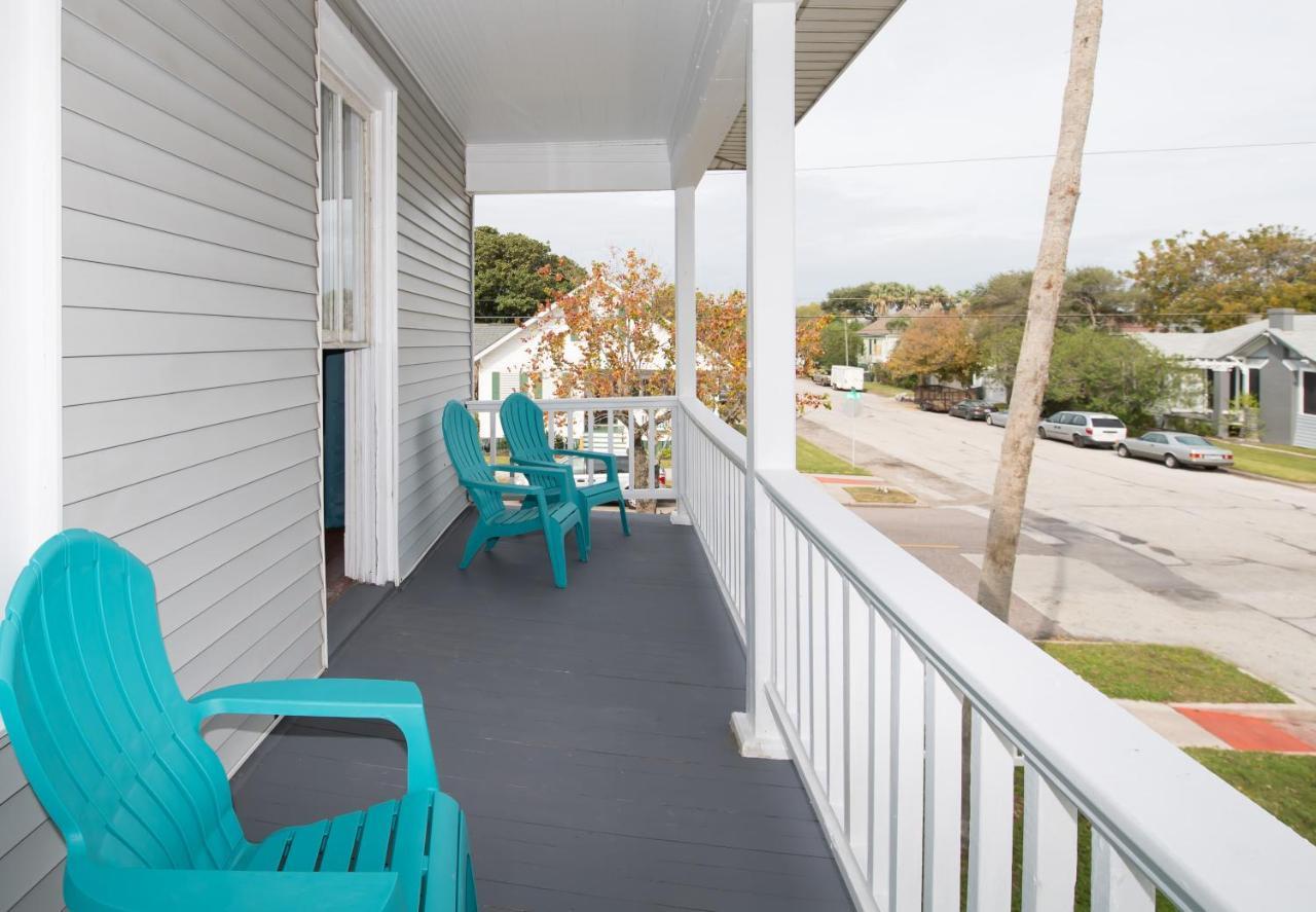 Beautiful Two-Story In Central Galveston, Short Walk To Beach, Near Downtown! | Seas The Breeze Villa Exterior photo