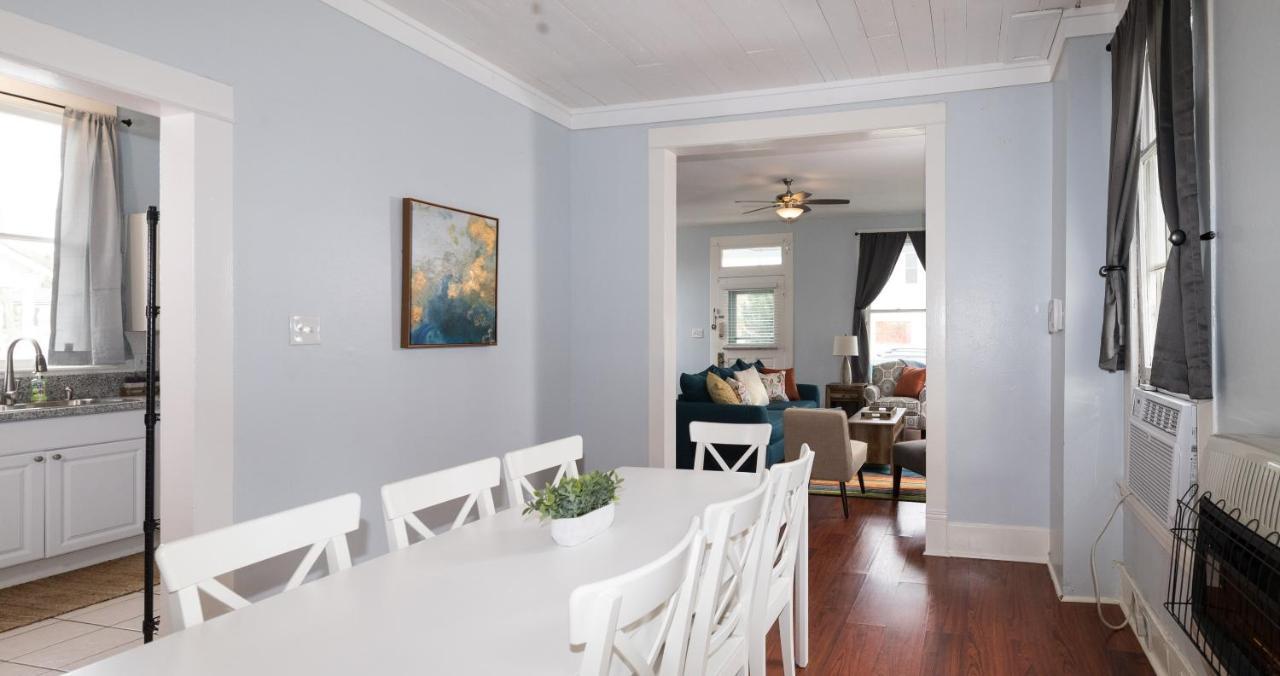 Beautiful Two-Story In Central Galveston, Short Walk To Beach, Near Downtown! | Seas The Breeze Villa Exterior photo